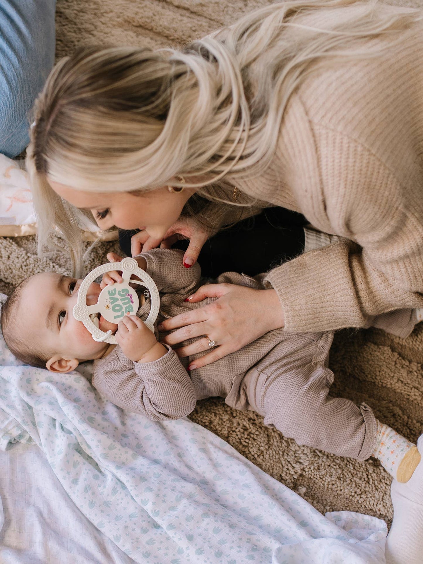 Silicone Teether Ring with Detachable Clip Love Bug